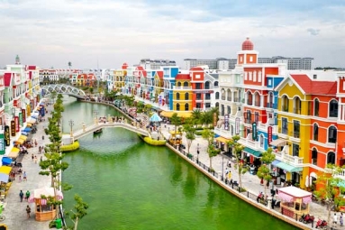 Vietnam Welcomes 3.5 Million Tourists in Just 4 Days