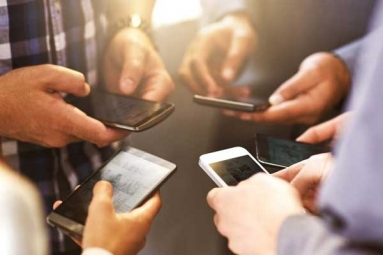 Government may Unveil Rs 36,000 cr plan to get more Phones Made in India
